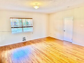 736 13th St in Miami Beach, FL - Building Photo - Building Photo