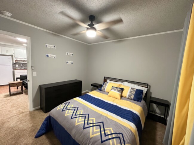 120 Calvin Ct in West Columbia, SC - Building Photo - Building Photo