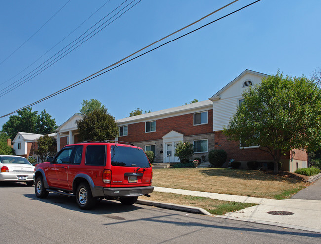 1330 Le Mar Dr in Cincinnati, OH - Foto de edificio - Building Photo