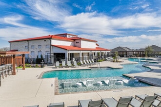 Estates of McKinney in McKinney, TX - Building Photo - Building Photo