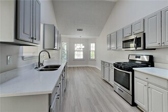 4642 Devencrest Ln in Buford, GA - Building Photo - Building Photo