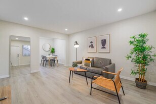 700 SW 11th Ave in Miami, FL - Building Photo