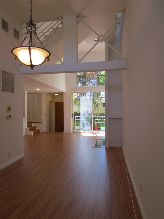 1011 Pacific St in Santa Monica, CA - Building Photo