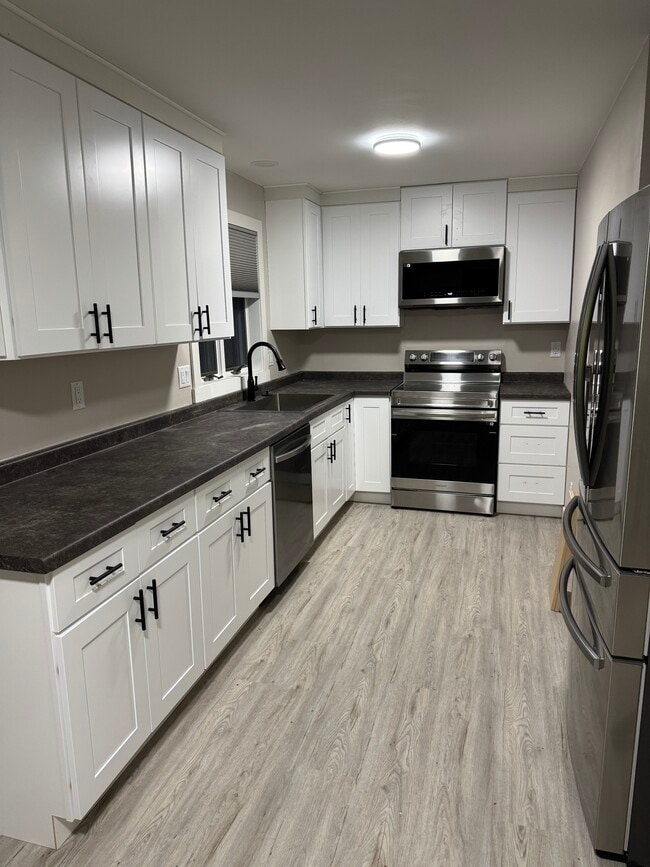 property at 2740 W Glenpark Dr