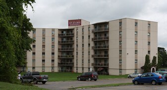 Springbank Manor in London, ON - Building Photo