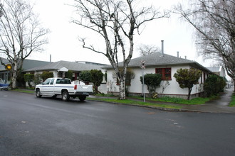 2009 NW Overton St in Portland, OR - Building Photo - Building Photo