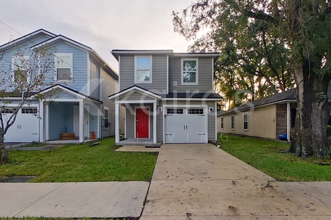 property at 1335 Mull St