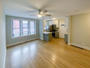 3620 N Marshfield Ave, Unit 1B in Chicago, IL - Building Photo - Building Photo