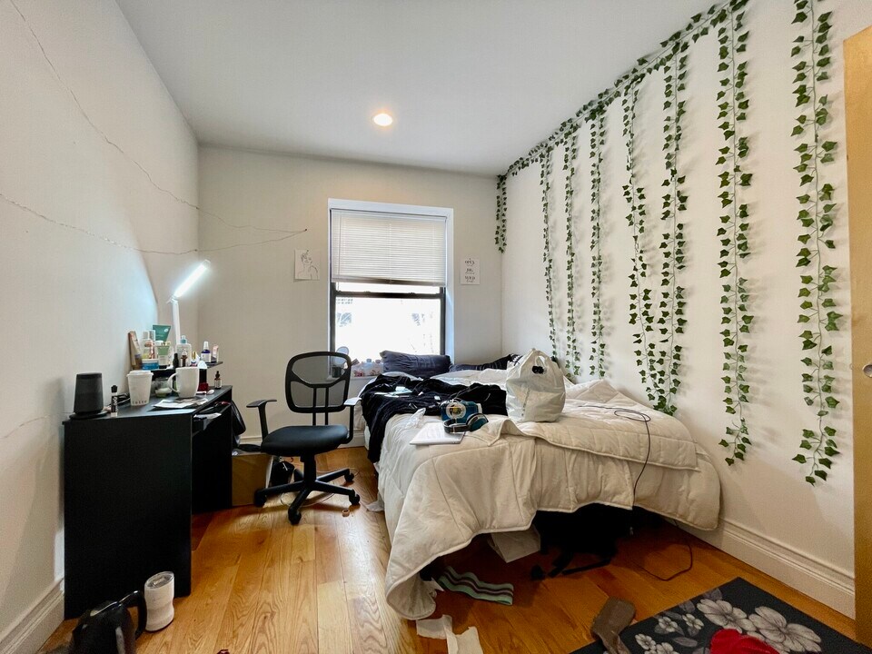 26 Evans Way in Boston, MA - Building Photo