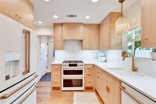 2108 Wooten Dr in Austin, TX - Building Photo