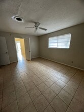 423 E Clinton St in Hobbs, NM - Building Photo - Building Photo