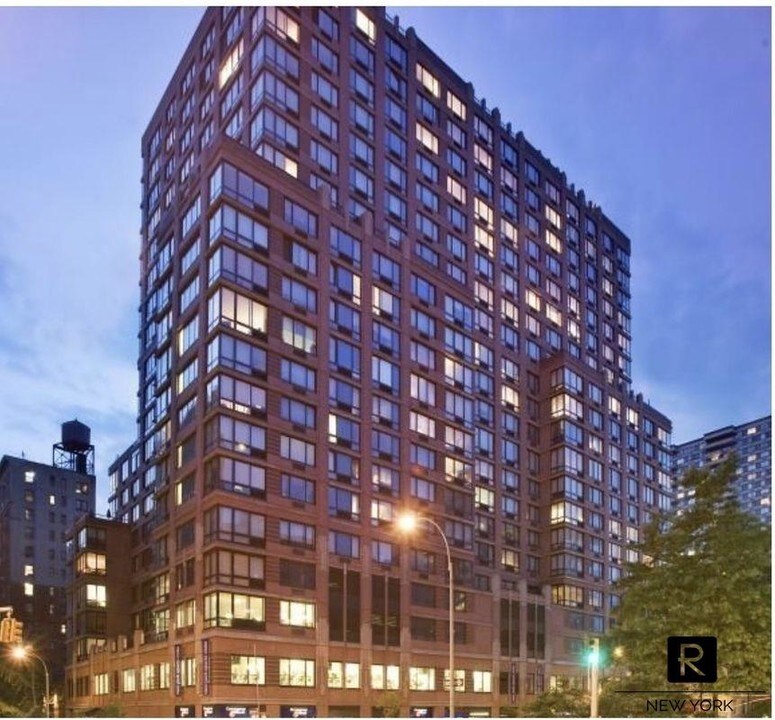 255 W 94th St-Unit -PH-C in New York, NY - Building Photo