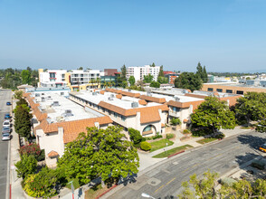 220 N Stoneman AVE in Alhambra, CA - Building Photo - Building Photo