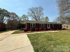 851 Fieldstone Rd in Mooresville, NC - Building Photo - Building Photo