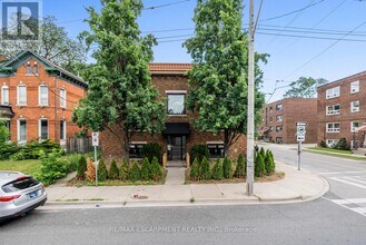 127 Victoria Ave S in Hamilton, ON - Building Photo - Building Photo