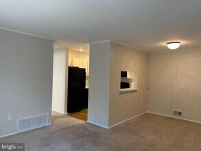 35 Coral Tree Ct in Trenton, NJ - Building Photo - Building Photo