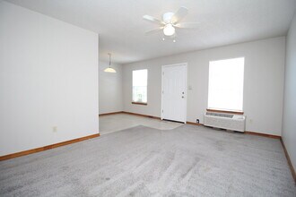 8110 Stonebrook Dr in Pensacola, FL - Building Photo - Building Photo