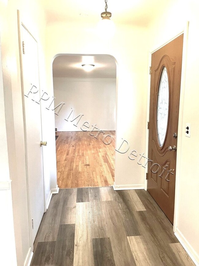 32851 Linderman Ave in Warren, MI - Building Photo - Building Photo
