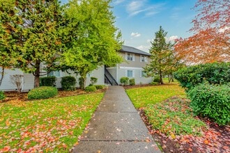Parkmeadow Apartments in Keizer, OR - Building Photo - Building Photo