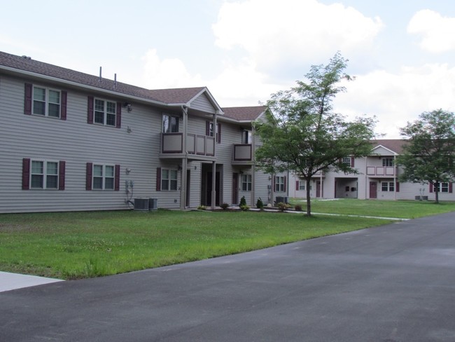 Springbrook Apartments in Rome, NY - Foto de edificio - Building Photo