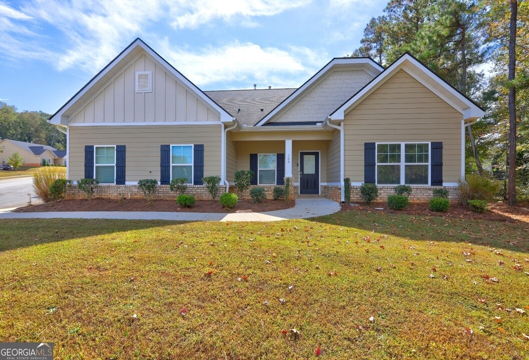 100 Ruby Ln in Mcdonough, GA - Building Photo