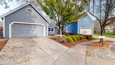 2135 Pebblewood Ct in Santa Rosa, CA - Building Photo - Building Photo