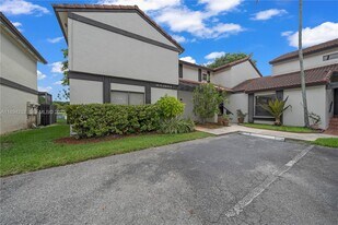 15070 SW 49th Ln in Miami, FL - Building Photo