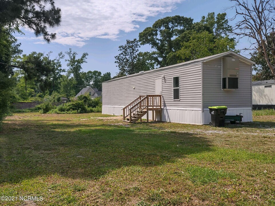 7 Richardson Dr in Hubert, NC - Building Photo