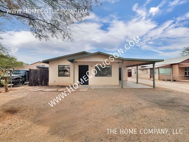 property at 2525 N Fair Oaks Ave