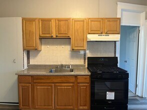 56 Terhune Ave, Unit 2F in Jersey City, NJ - Foto de edificio - Building Photo