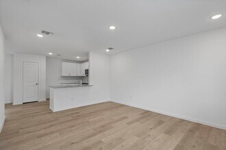 30530 Wolfburn St in Waller, TX - Building Photo - Building Photo