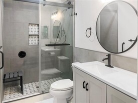 475 Mount Vernon Hwy NE in Sandy Springs, GA - Building Photo