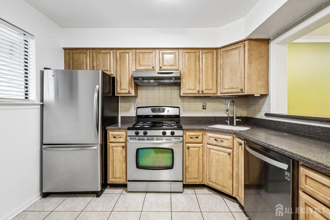 property at 20 Palm Ct