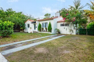 9816 N Miami Ave in Miami Shores, FL - Building Photo - Building Photo