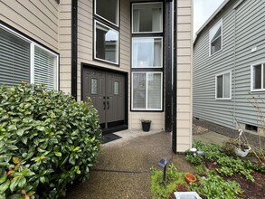 5161 NW Millstone Way in Portland, OR - Building Photo - Building Photo