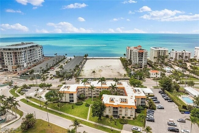 property at 1100 Gulf Shore Blvd N
