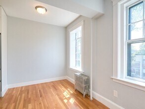 42 Linnaean St in Cambridge, MA - Building Photo - Building Photo
