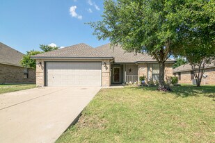 956 Carlin Ln in Burleson, TX - Building Photo