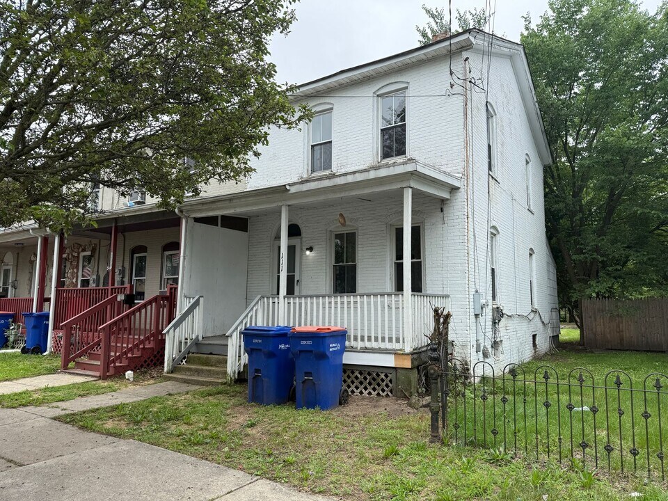 111 W Broad St in Millville, NJ - Building Photo