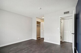 3240 NW 84th Ave in Sunrise, FL - Building Photo - Building Photo