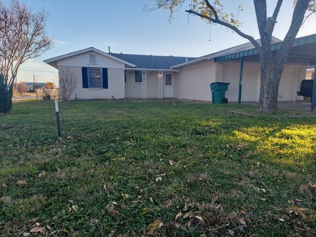 property at 701 W Clara Ave