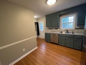 8 Barnes Dr in Belmont, NC - Building Photo - Building Photo