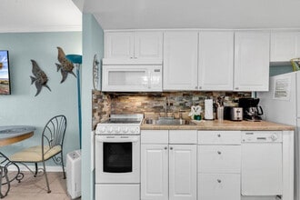 2001 S Ocean Blvd in Myrtle Beach, SC - Building Photo - Building Photo