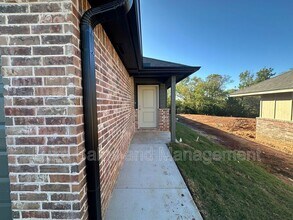 11507 Mackenzie Wy in Yukon, OK - Building Photo - Building Photo