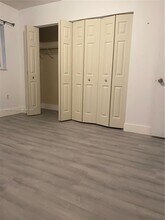 250 NW 107th Ave in Miami, FL - Building Photo - Building Photo