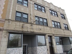 8246 S Racine Ave in Chicago, IL - Building Photo