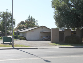 1438-1444 N Lemoore Ave Apartamentos