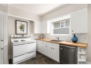 2525 SE 26th Ave in Portland, OR - Foto de edificio - Building Photo