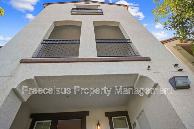 2155 Caminito Leonzio in Chula Vista, CA - Building Photo - Building Photo