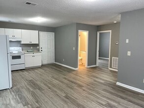 1304 Bencini Pl in High Point, NC - Building Photo - Building Photo